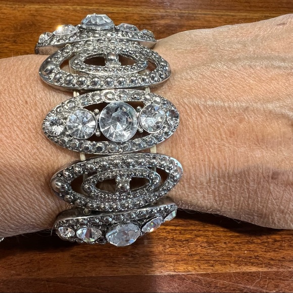 Shiny Silver Bracelet Stretch Costume Jewelry - Picture 3 of 4